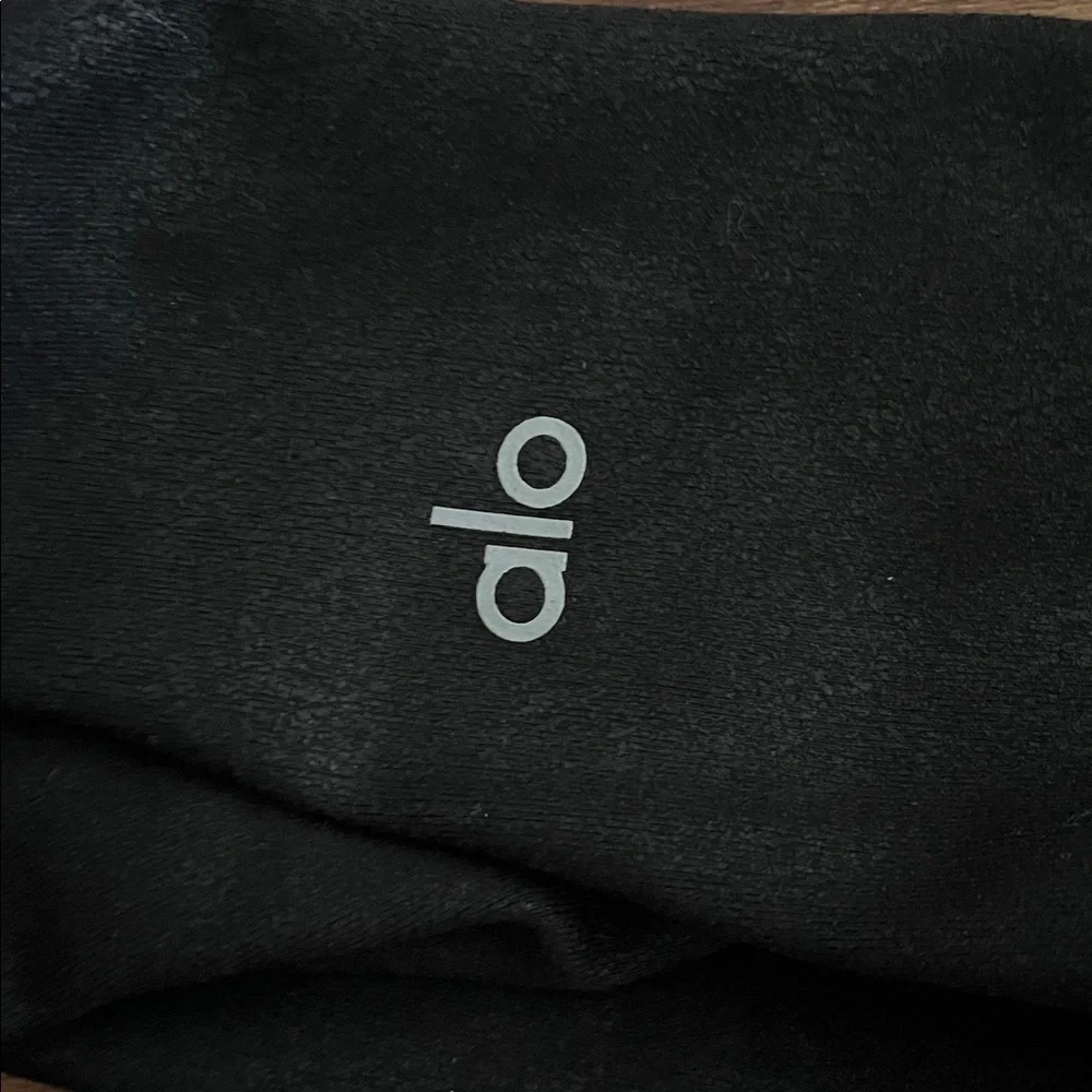 F26 Alo Leggings
